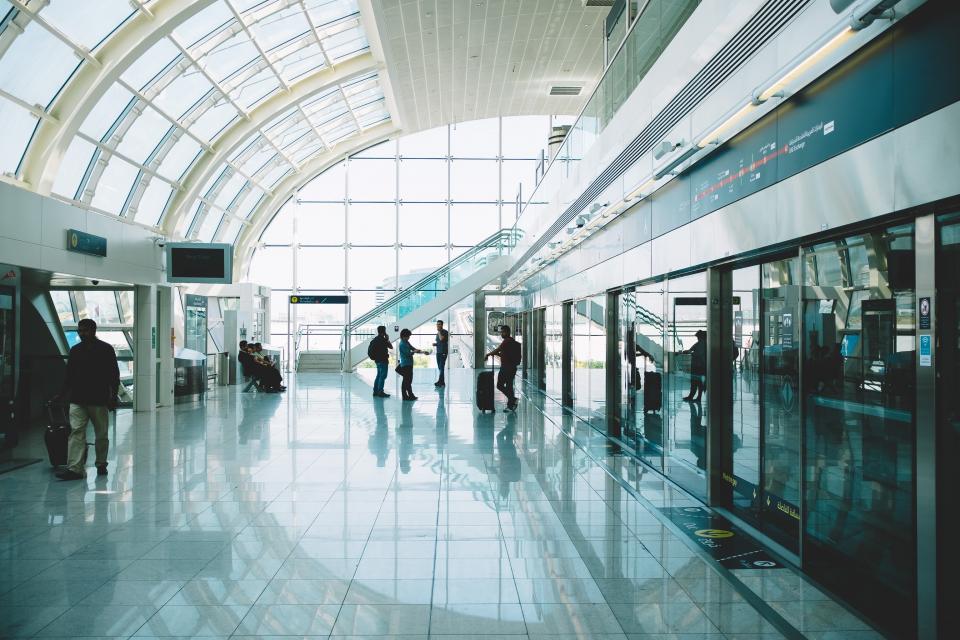 Vacanța de vară 2026: să înceapă concediul! 10 sfaturi utile ca să fie călătoria o experiență chiar de la plecare